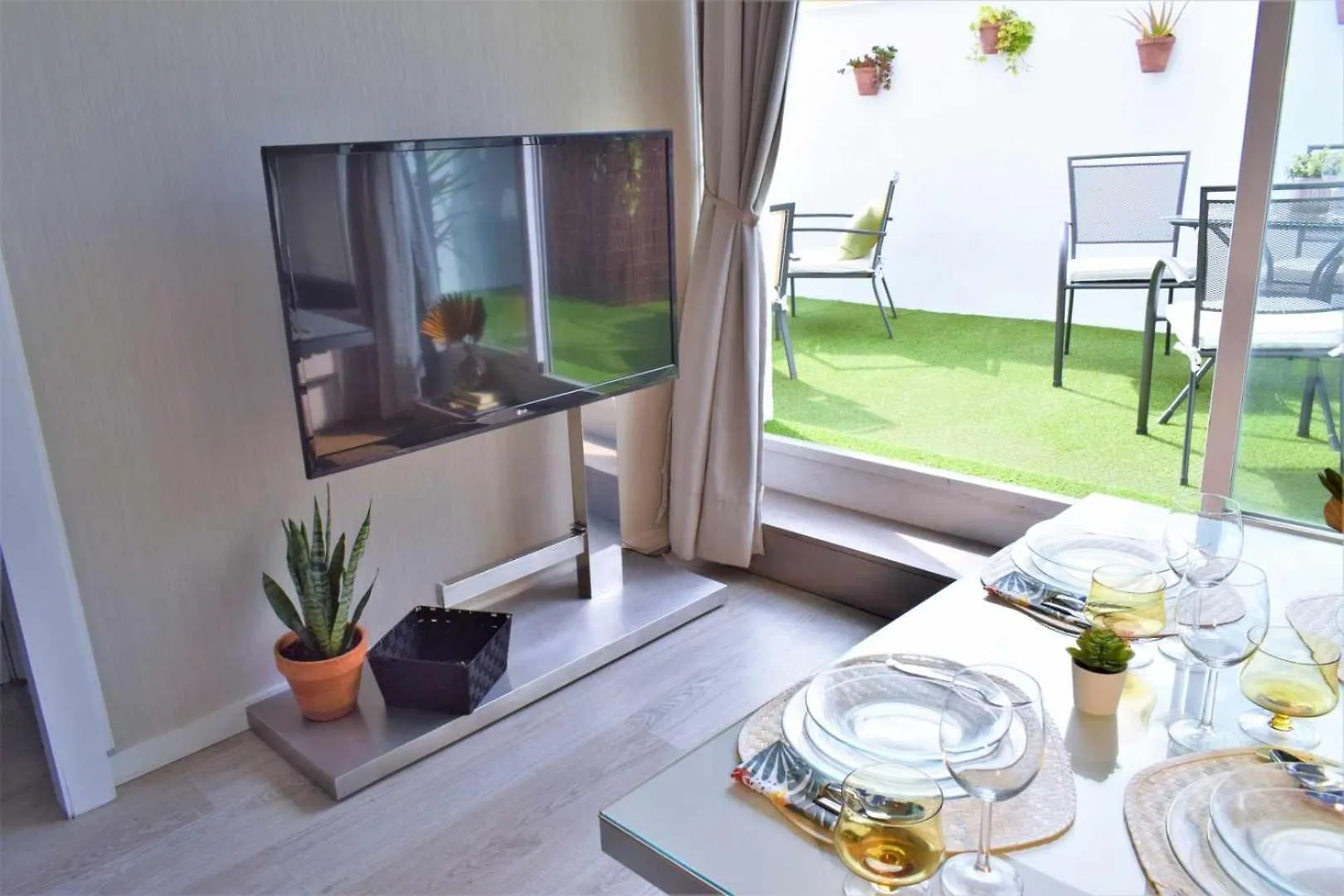 Atico De Arte Banado En Sol Apartment Seville
