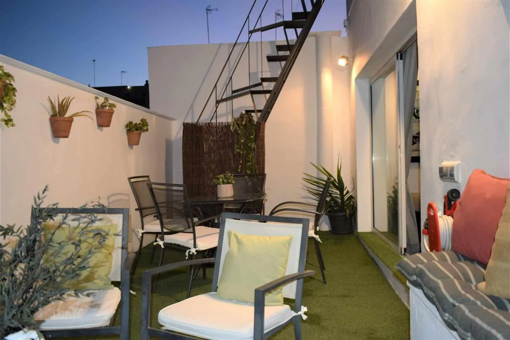 Atico De Arte Banado En Sol Apartment Seville Spain